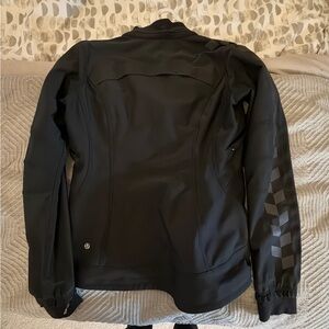 lululemon athletica black soft shell